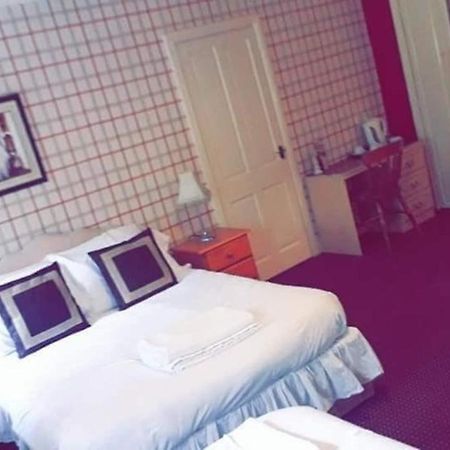 Bertie Pontypridd Hotel Trehafod ภายนอก รูปภาพ